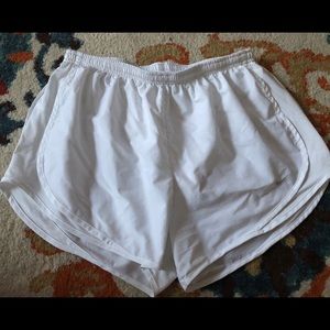 Nike Women's Dry Tempo Shorts